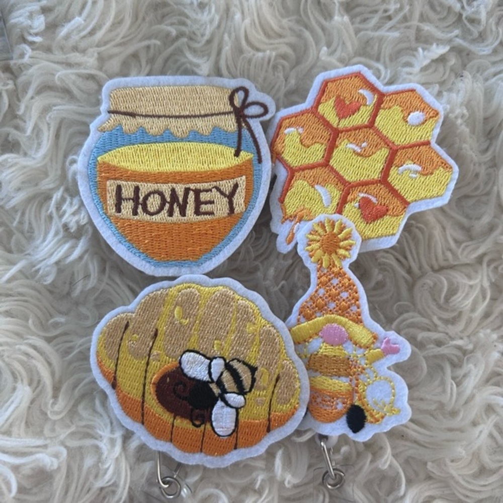 Bee-Themed Embroidered‎ badge reel Set